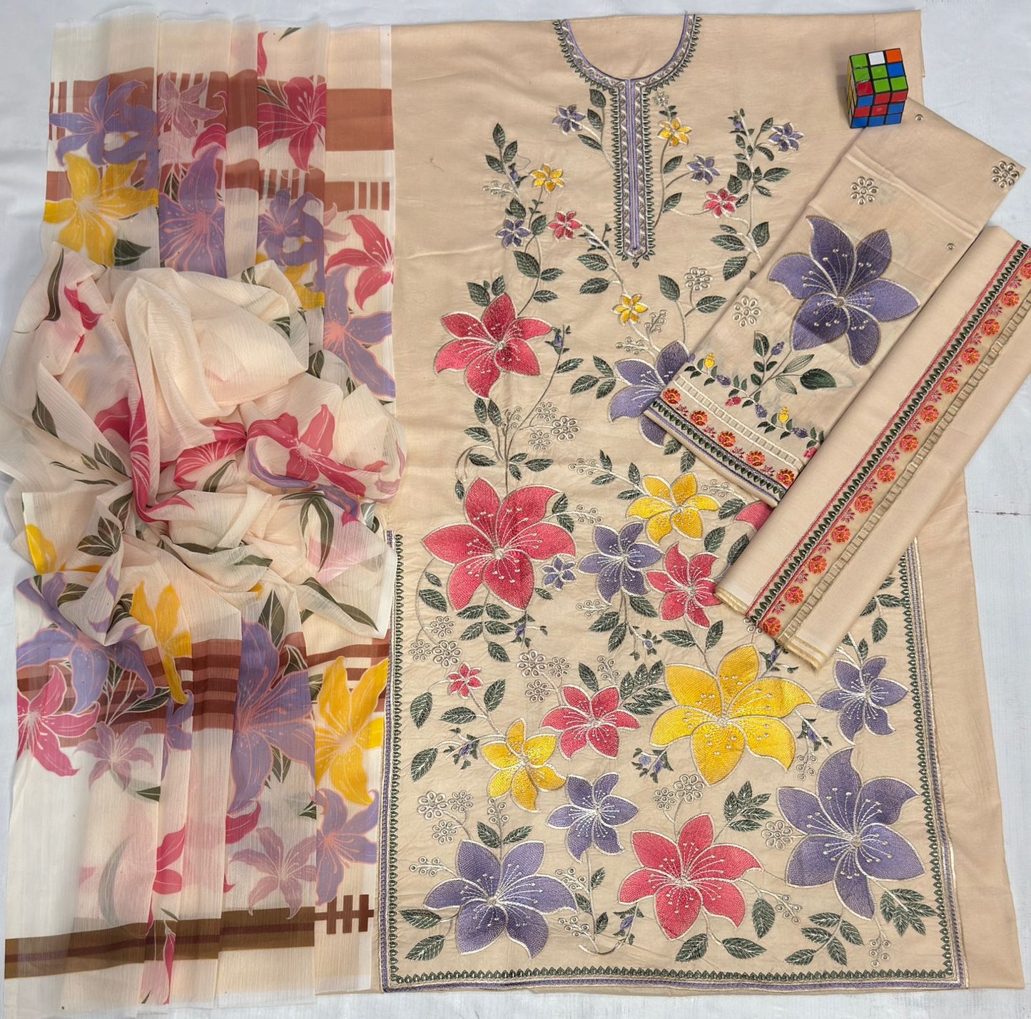 NEW ARRIVAL – 3PC  EMBROIDERRED LUXURY ARTICLE