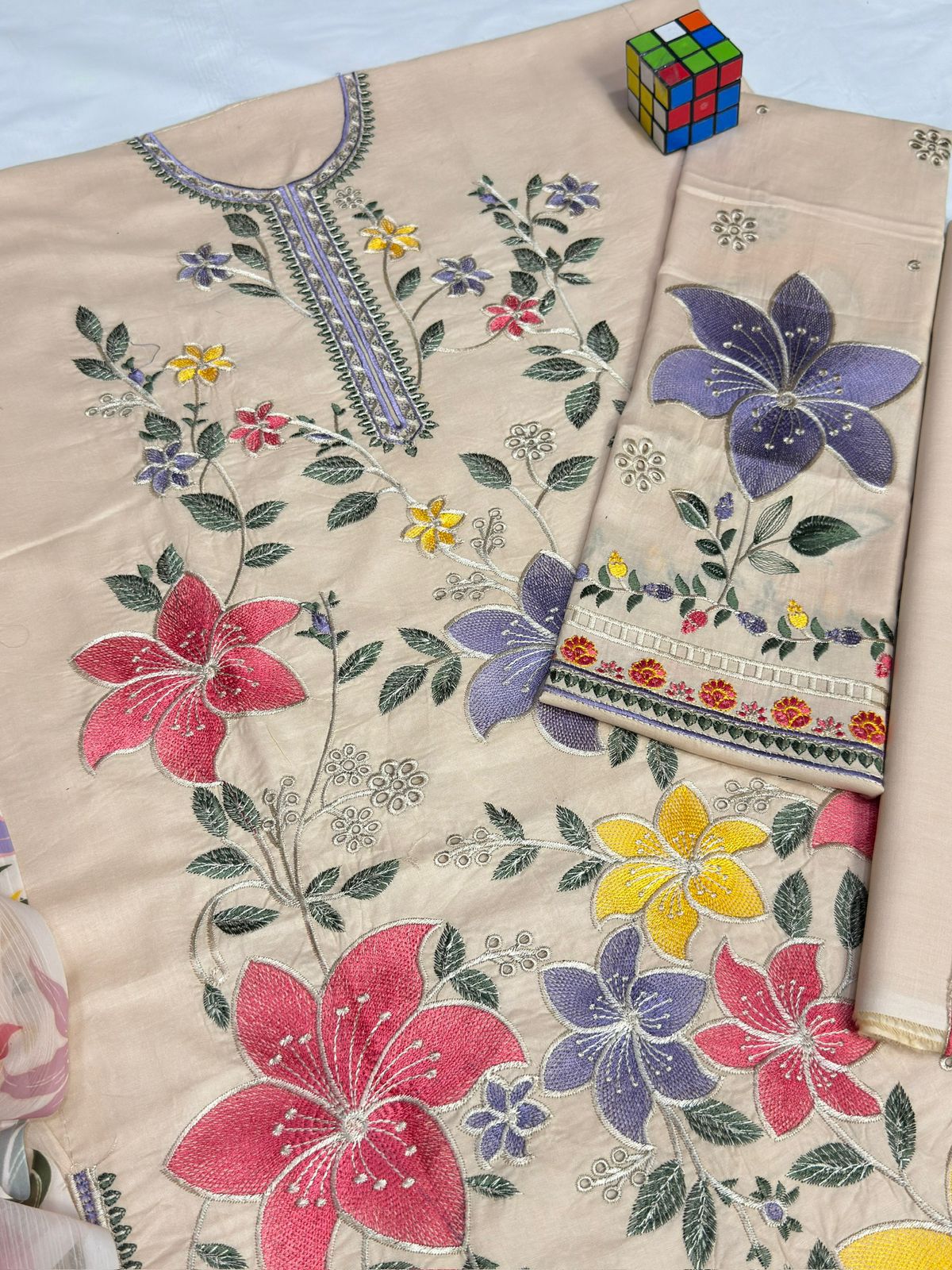 NEW ARRIVAL – 3PC  EMBROIDERRED LUXURY ARTICLE